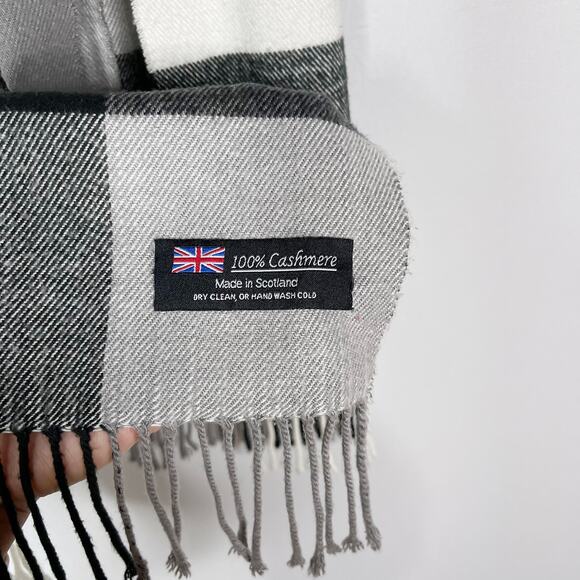 Scotland Cashmere Plaid Fringe Ends Scarf Gray Cream Black Square Scottish - Picture 6 of 6